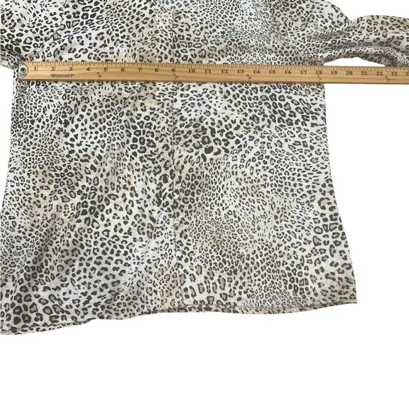 Chicos Leopard Print Button Front Blouse women’s Size 0 US 4/6) neutral new chic - Picture 6 of 12